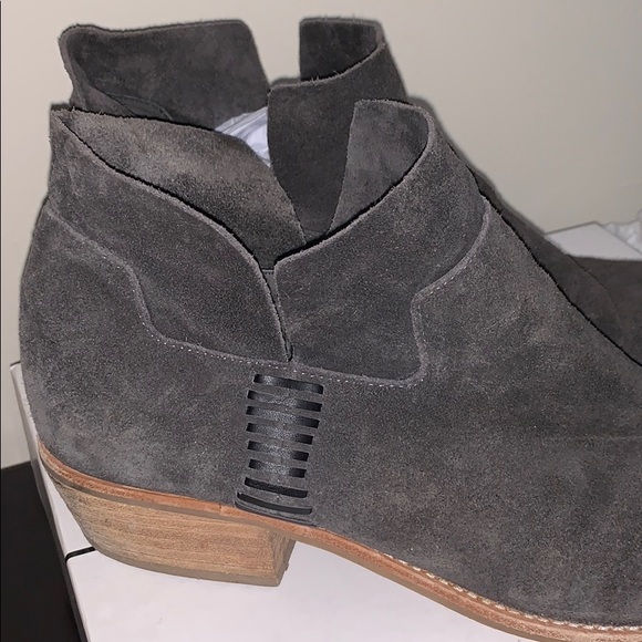 Authentic Dolce Vita Suede Boots - Picture 9 of 9